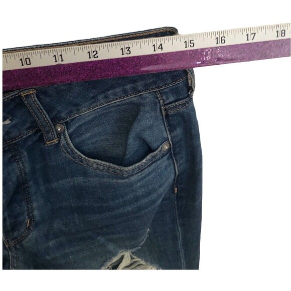 American Eagle AEO Tomgirl Distressed Jeans Size 2 Light Wash - Picture 10 of 13